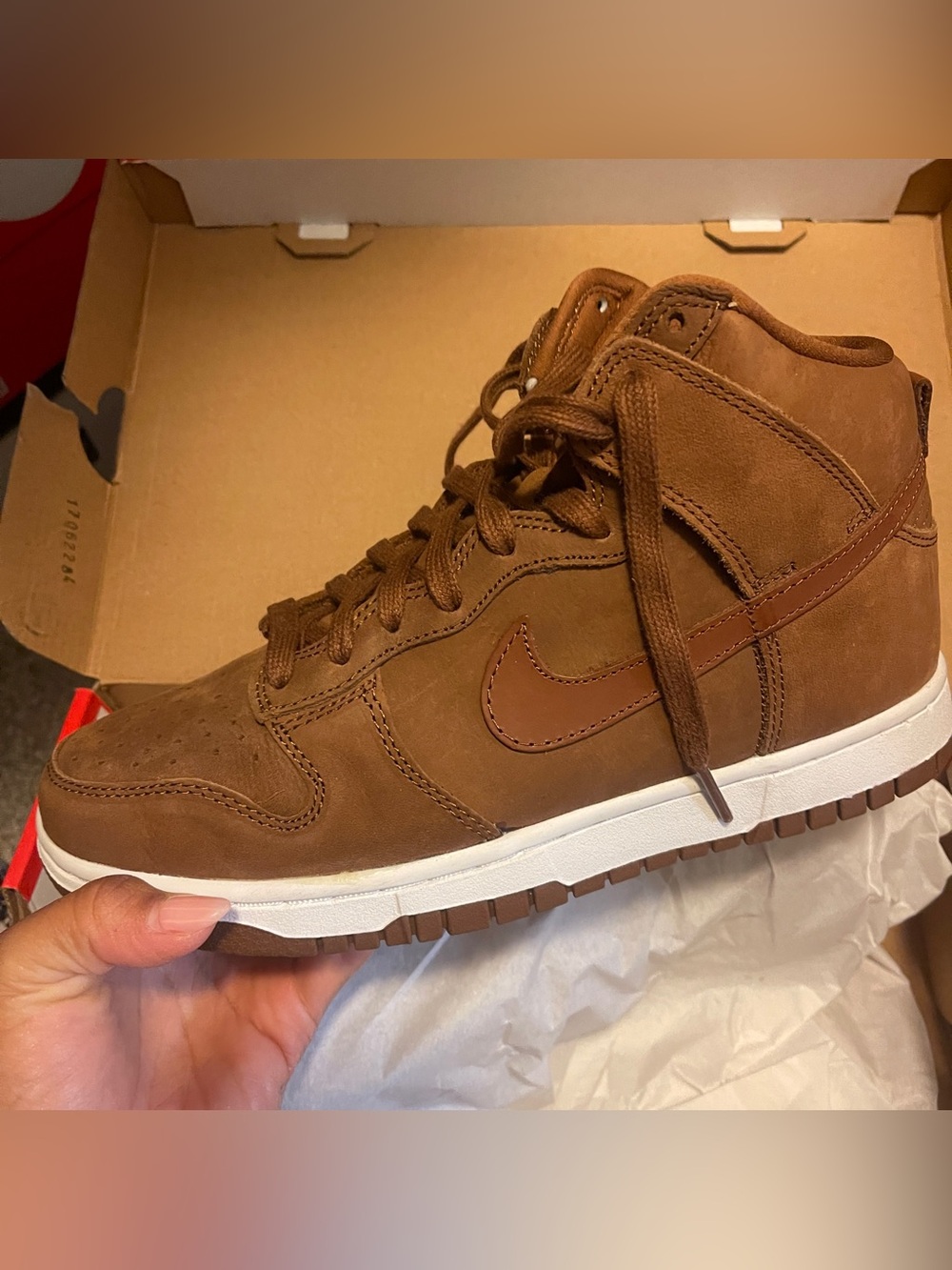 Nike Dunk High PRM brown